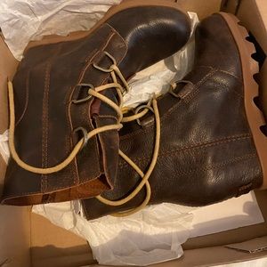 Sorel womens boots size 7. Brand new. Originally $240